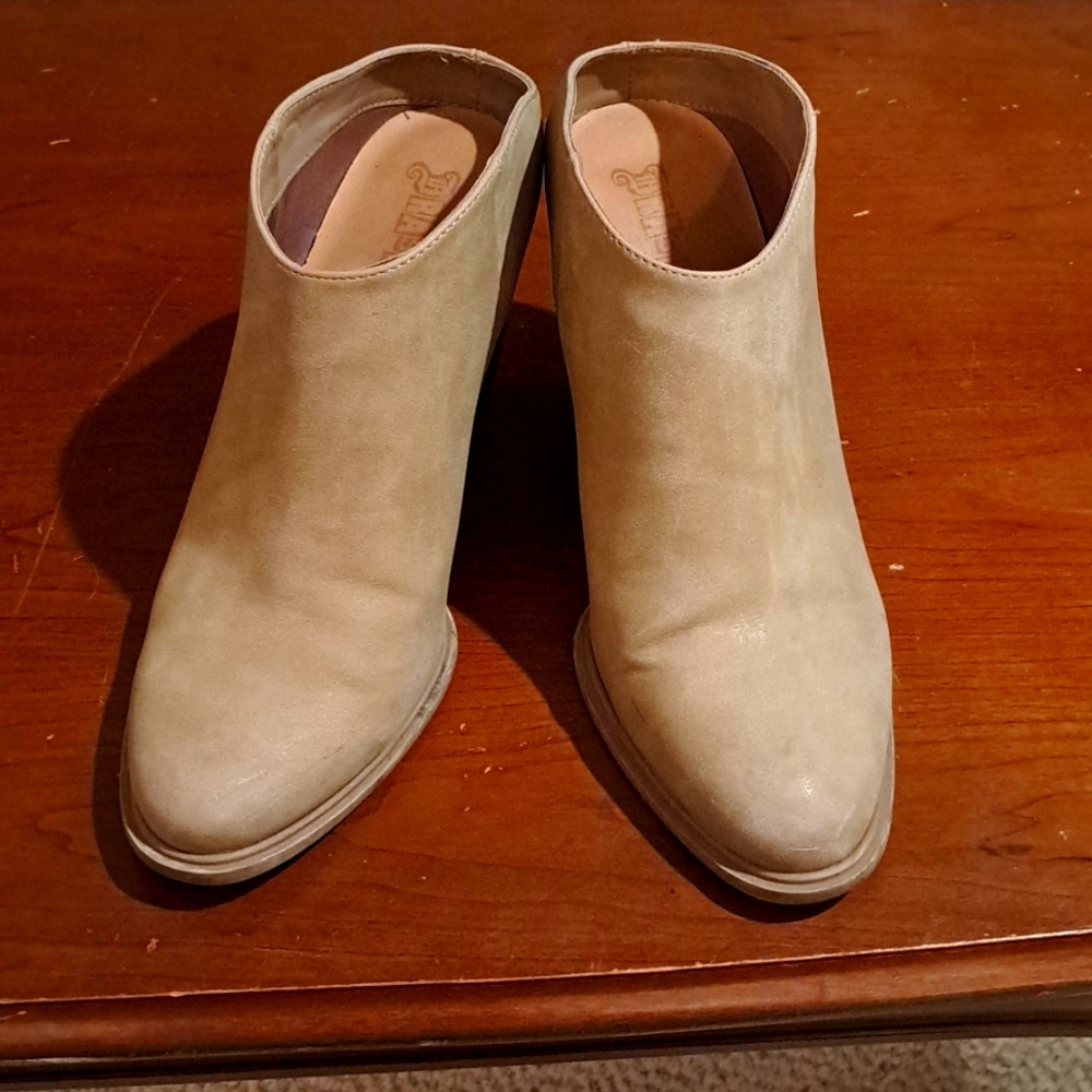Shoes - Picture 2 of 2